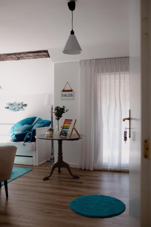 Ferienwohnung Logis Le P'Tit Rouillon Au Rythme De La Meuse Annevoie-Rouillon Exterior foto