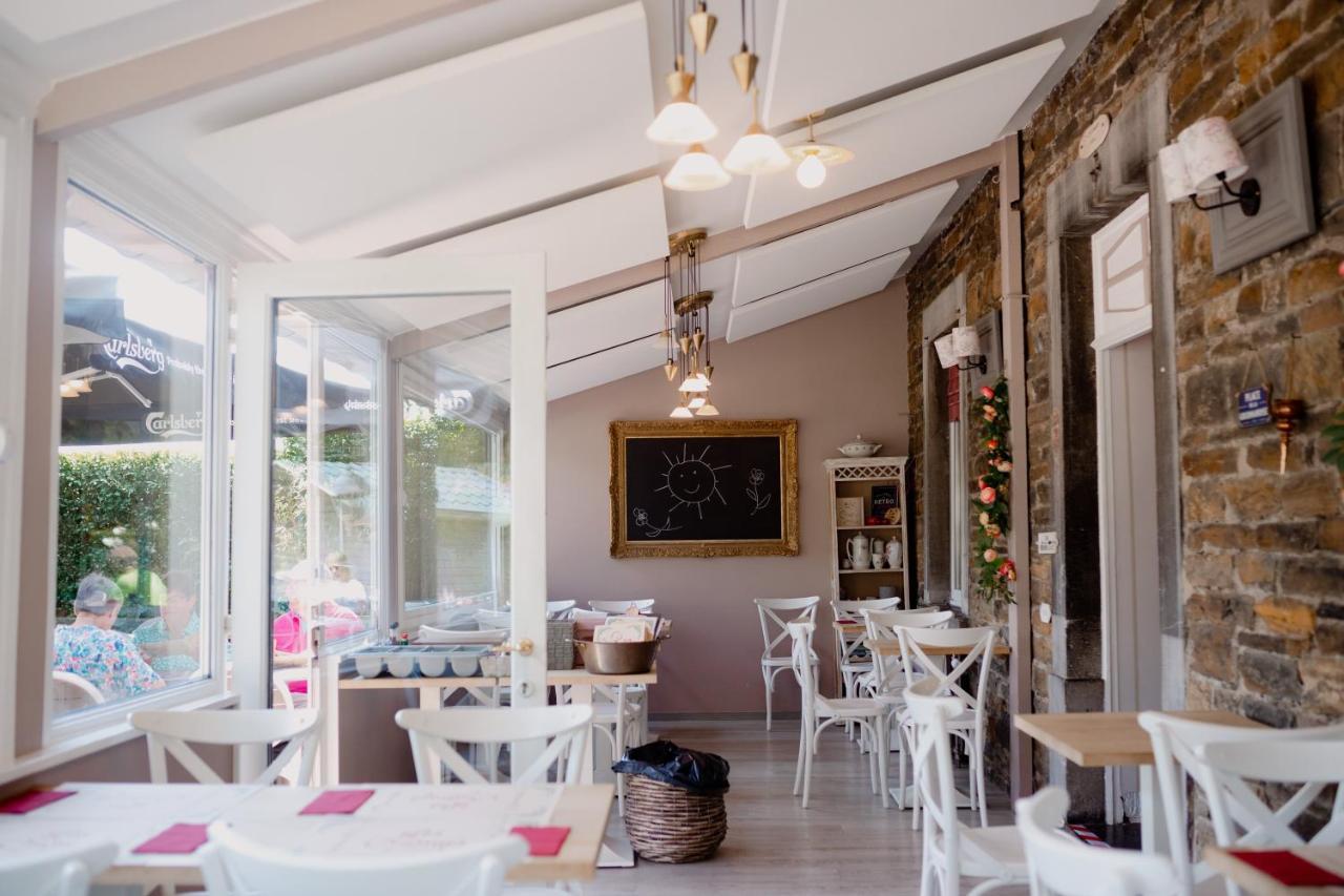 Ferienwohnung Logis Le P'Tit Rouillon Au Rythme De La Meuse Annevoie-Rouillon Exterior foto
